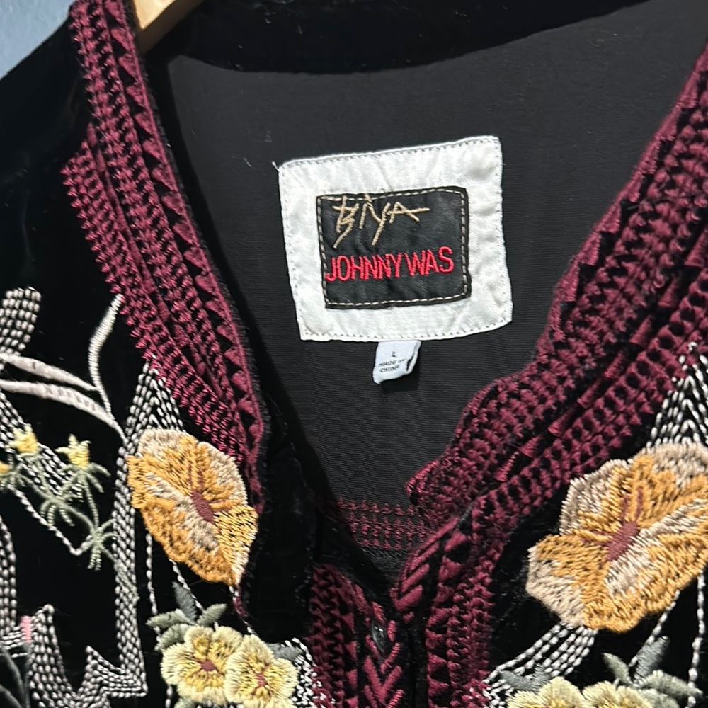 Johnny Was Black velvet Floral Embroidered Tunic - Picture 2 of 7